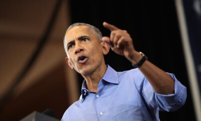 Obama med nye krasse angrep på Trump: - Han bare finner på ting